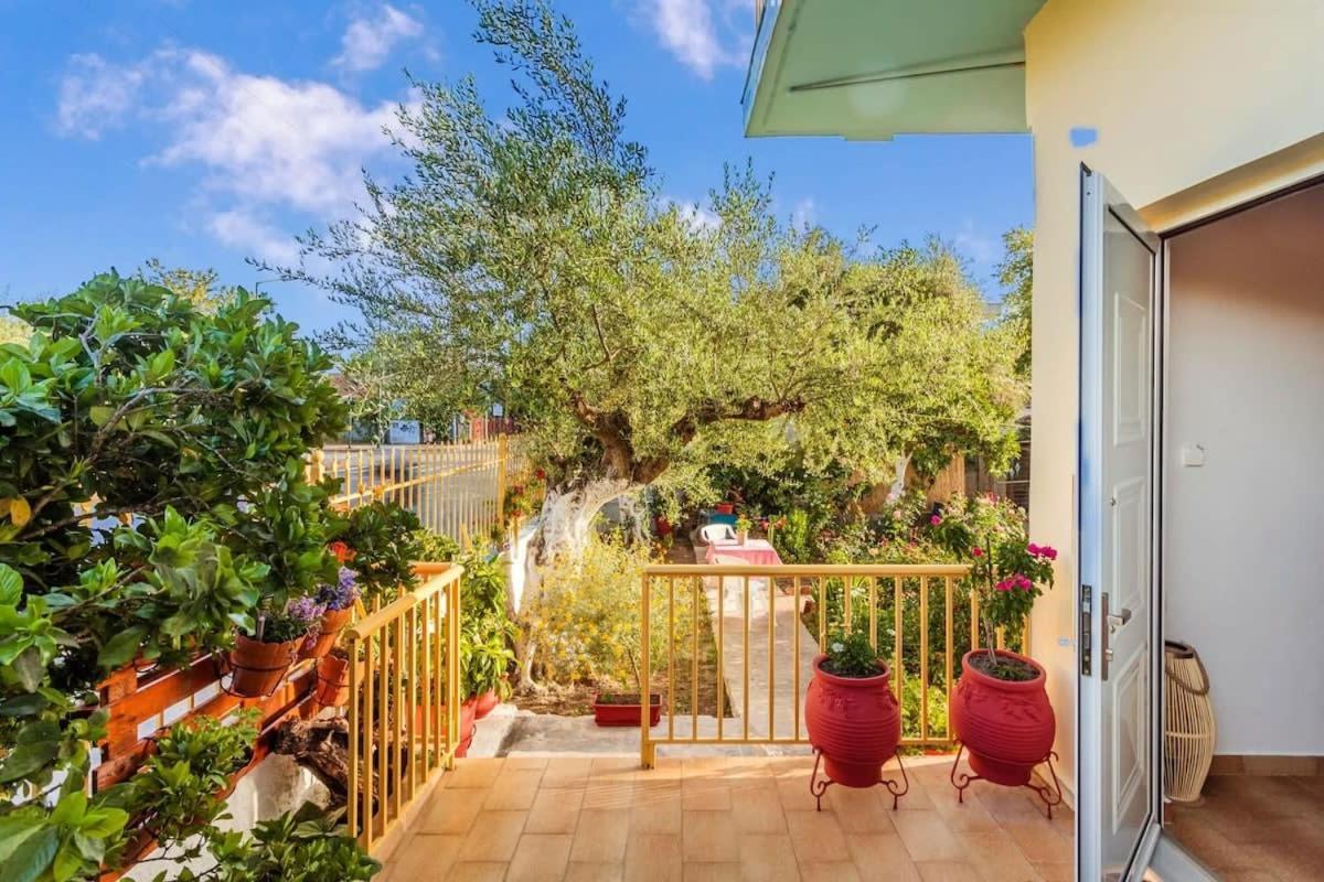 Summer Rose Garden Getaway - A Step To The Beach Kalamata Eksteriør billede